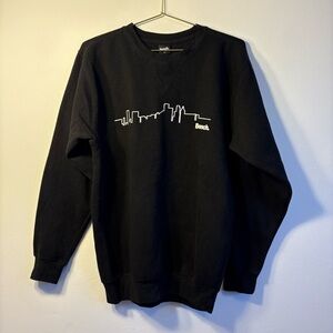 Bench Black Crewneck long sleeve Sweat shirt with cityscape. like new! SzM